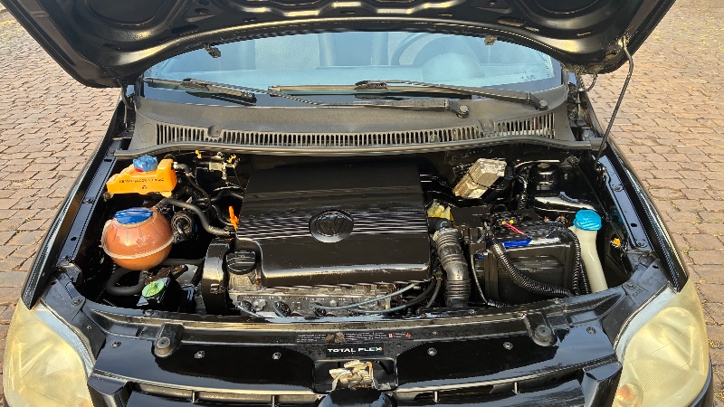 VOLKSWAGEN FOX 1.0 MI CITY 8V 2005/2006 COMPLETO VEÍCULOS GUAPORÉ / Carros no Vale