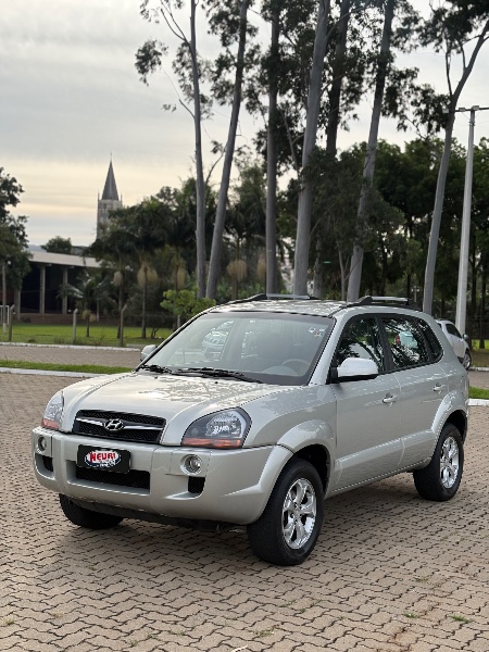 HYUNDAI TUCSON GLS 2.0 16V AUT. 2013/2013 NEURI VEÍCULOS LAJEADO / Carros no Vale