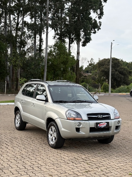 HYUNDAI TUCSON GLS 2.0 16V AUT. 2013/2013 NEURI VEÍCULOS LAJEADO / Carros no Vale
