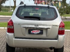 HYUNDAI TUCSON GLS 2.0 16V AUT. 2013/2013 NEURI VEÍCULOS LAJEADO / Carros no Vale