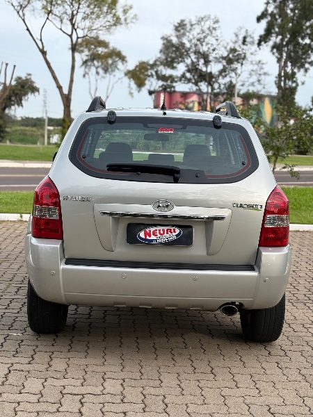 HYUNDAI TUCSON GLS 2.0 16V AUT. 2013/2013 NEURI VEÍCULOS LAJEADO / Carros no Vale