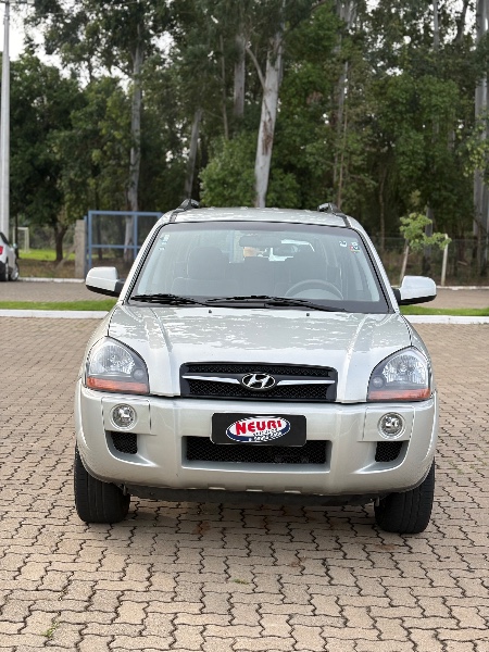 HYUNDAI TUCSON GLS 2.0 16V AUT. 2013/2013 NEURI VEÍCULOS LAJEADO / Carros no Vale