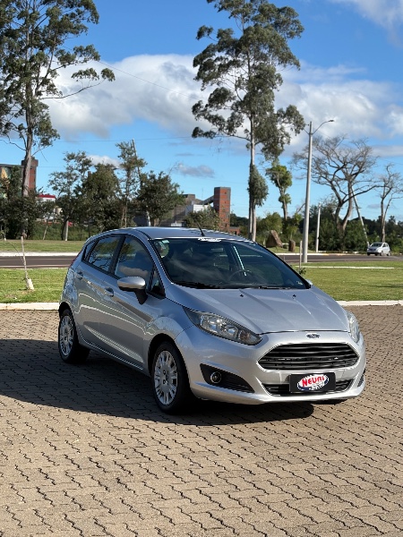 FORD FIESTA 1.5 S HATCH 16V FLEX 4P MANUAL 2015/2015 NEURI VEÍCULOS LAJEADO / Carros no Vale