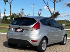 FORD FIESTA 1.5 S HATCH 16V FLEX 4P MANUAL 2015/2015 NEURI VEÍCULOS LAJEADO / Carros no Vale