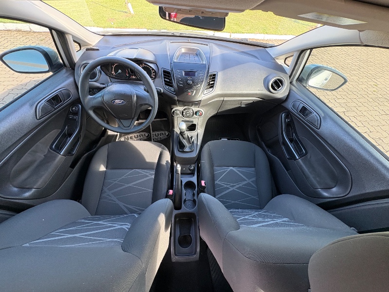 FORD FIESTA 1.5 S HATCH 16V FLEX 4P MANUAL 2015/2015 NEURI VEÍCULOS LAJEADO / Carros no Vale