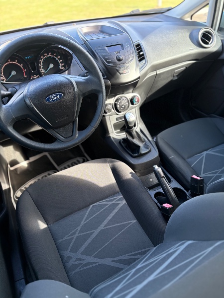 FORD FIESTA 1.5 S HATCH 16V FLEX 4P MANUAL 2015/2015 NEURI VEÍCULOS LAJEADO / Carros no Vale