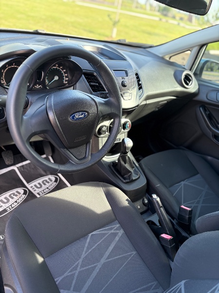 FORD FIESTA 1.5 S HATCH 16V FLEX 4P MANUAL 2015/2015 NEURI VEÍCULOS LAJEADO / Carros no Vale