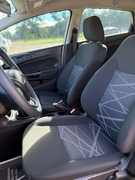 FORD FIESTA 1.5 S HATCH 16V FLEX 4P MANUAL 2015/2015 NEURI VEÍCULOS LAJEADO / Carros no Vale