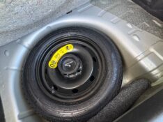 FORD FIESTA 1.5 S HATCH 16V FLEX 4P MANUAL 2015/2015 NEURI VEÍCULOS LAJEADO / Carros no Vale