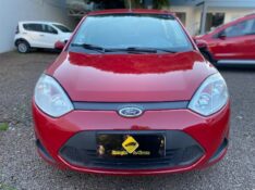 FORD FIESTA SE 1.6 2013/2014 ESTAÇÃO DO CARRO ESTRELA / Carros no Vale
