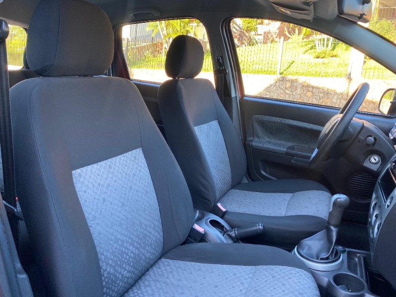 FORD FIESTA SE 1.6 2013/2014 ESTAÇÃO DO CARRO ESTRELA / Carros no Vale