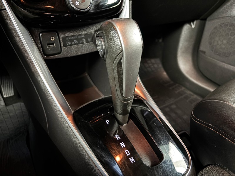 CHEVROLET TRACKER 1.4 MIDNIGHT TURBO 2019 2019/2019 DUARTE VEÍCULOS PORTO ALEGRE / Carros no Vale