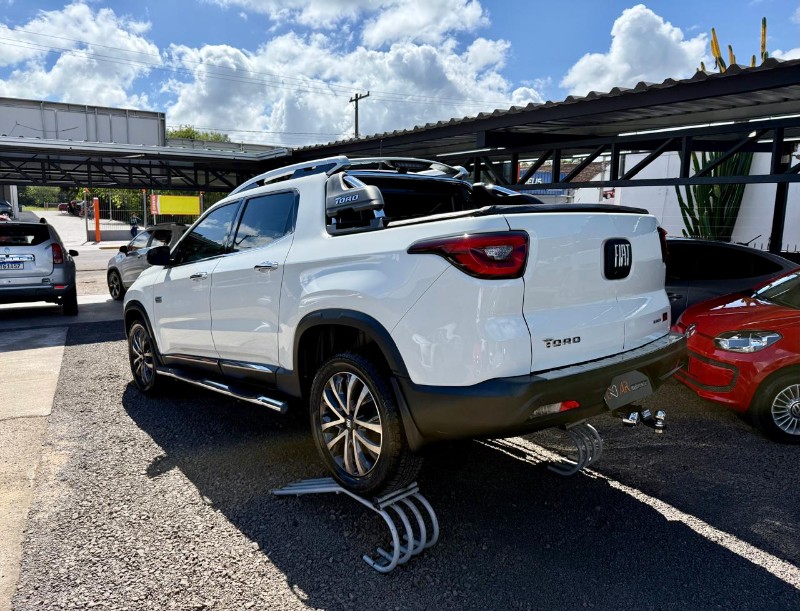 FIAT TORO 2.0 16V TURBO DIESEL RANCH AT 4X4 AUTOMÁTICO /2022 AR MULTIMARCAS VENÂNCIO AIRES / Carros no Vale