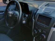 CHEVROLET S10 PICK-UP LT 2.4 F.POWER 4X2 CD /2014 CHIMA VEÍCULOS VENÂNCIO AIRES / Carros no Vale