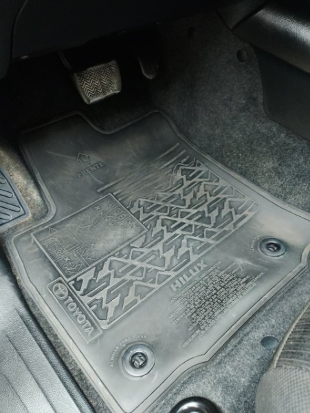 TOYOTA HILUX CABINE DUPLA 2.8 SR 4X4 CD 16V DIESEL /2020 CHIMA VEÍCULOS VENÂNCIO AIRES / Carros no Vale