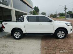 TOYOTA HILUX CABINE DUPLA 2.8 SR 4X4 CD 16V DIESEL /2020 CHIMA VEÍCULOS VENÂNCIO AIRES / Carros no Vale