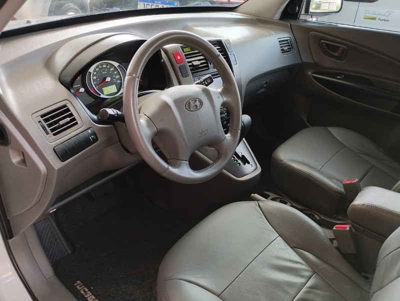 HYUNDAI TUCSON GLS 2.0 16V AUT. /2016 CHIMA VEÍCULOS VENÂNCIO AIRES / Carros no Vale