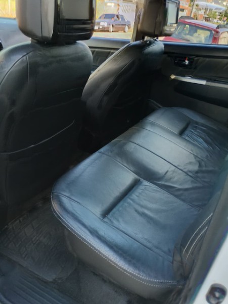 TOYOTA HILUX CABINE DUPLA HILUX CD SRV D4-D 4X4 3.0 163CV TDI DIES /2015 CHIMA VEÍCULOS VENÂNCIO AIRES / Carros no Vale