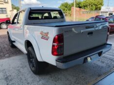 TOYOTA HILUX CABINE DUPLA HILUX CD SRV D4-D 4X4 3.0 163CV TDI DIES /2015 CHIMA VEÍCULOS VENÂNCIO AIRES / Carros no Vale