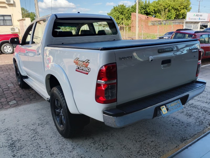 TOYOTA HILUX CABINE DUPLA HILUX CD SRV D4-D 4X4 3.0 163CV TDI DIES /2015 CHIMA VEÍCULOS VENÂNCIO AIRES / Carros no Vale