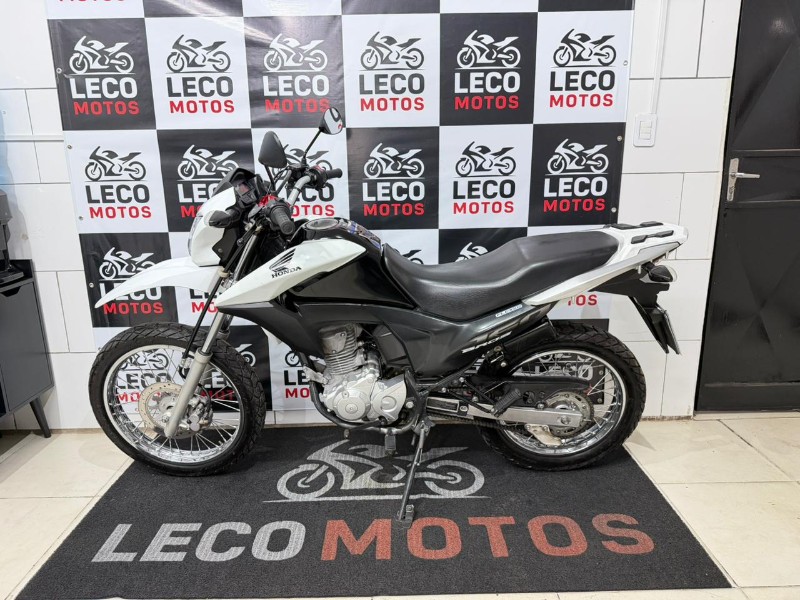 HONDA MOTOS NXR 160 BROS ESD 2015/2015 LECO MOTOS VENÂNCIO AIRES / Carros no Vale