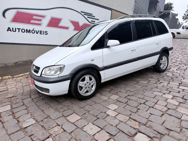 CHEVROLET ZAFIRA 2.0 ELEGANCE 8V 2001/2001 ELY AUTOMÓVEIS LAJEADO / Carros no Vale