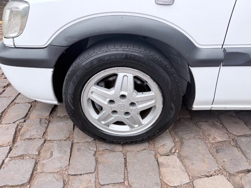 CHEVROLET ZAFIRA 2.0 ELEGANCE 8V 2001/2001 ELY AUTOMÓVEIS LAJEADO / Carros no Vale