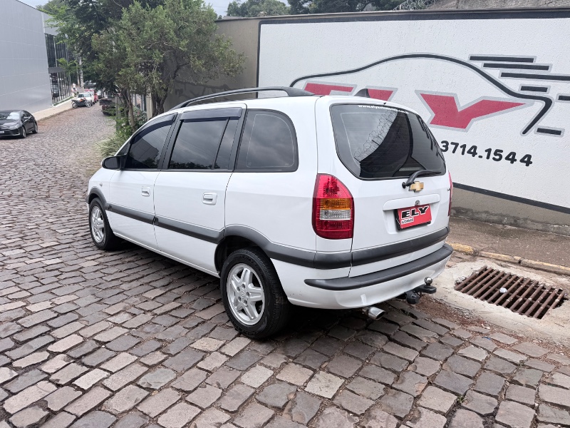 CHEVROLET ZAFIRA 2.0 ELEGANCE 8V 2001/2001 ELY AUTOMÓVEIS LAJEADO / Carros no Vale