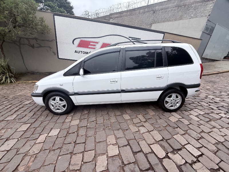 CHEVROLET ZAFIRA 2.0 ELEGANCE 8V 2001/2001 ELY AUTOMÓVEIS LAJEADO / Carros no Vale