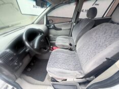 CHEVROLET ZAFIRA 2.0 ELEGANCE 8V 2001/2001 ELY AUTOMÓVEIS LAJEADO / Carros no Vale