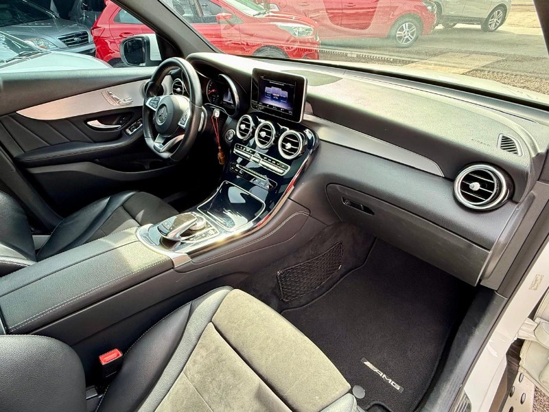 MERCEDES-BENZ GLC 250 SPORT 4MATIC TURBO 2.0 16V 2018 /2018 AR MULTIMARCAS VENÂNCIO AIRES / Carros no Vale