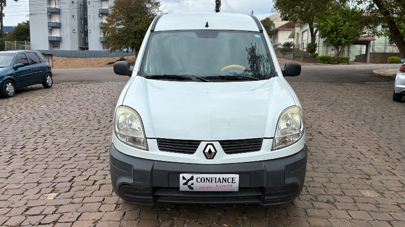 RENAULT KANGOO 1.6 EXPRESSION 16V 2011/2012 COMPLETO VEÍCULOS GUAPORÉ / Carros no Vale