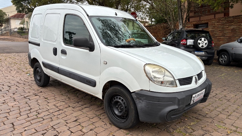 RENAULT KANGOO 1.6 EXPRESSION 16V 2011/2012 COMPLETO VEÍCULOS GUAPORÉ / Carros no Vale
