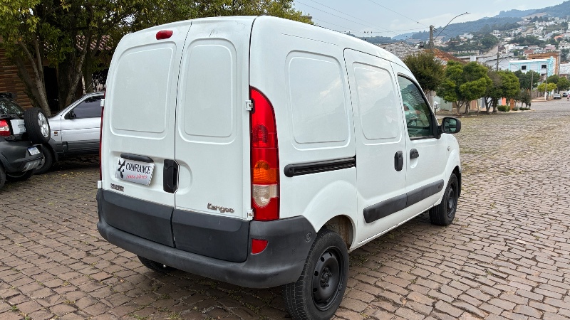 RENAULT KANGOO 1.6 EXPRESSION 16V 2011/2012 COMPLETO VEÍCULOS GUAPORÉ / Carros no Vale