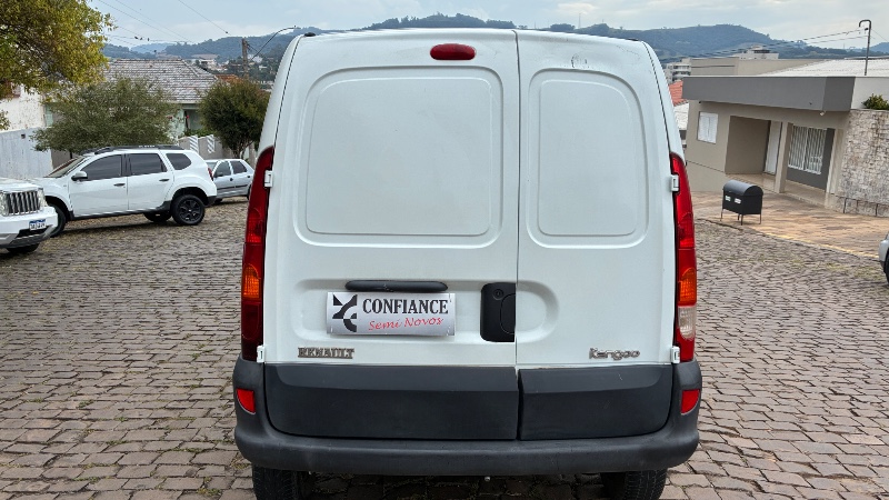RENAULT KANGOO 1.6 EXPRESSION 16V 2011/2012 COMPLETO VEÍCULOS GUAPORÉ / Carros no Vale