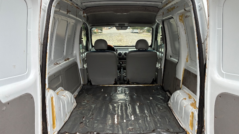 RENAULT KANGOO 1.6 EXPRESSION 16V 2011/2012 COMPLETO VEÍCULOS GUAPORÉ / Carros no Vale