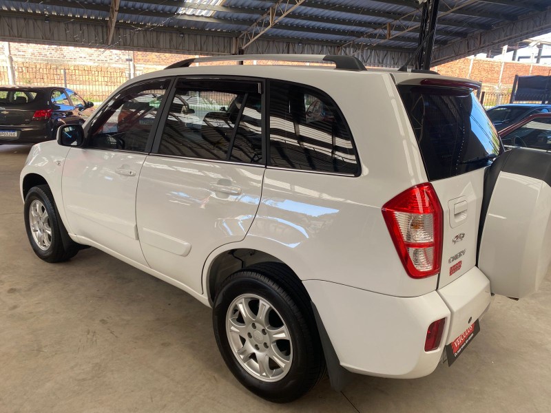 CHERY TIGGO 2.0 2014/2015 LAVENDA VEÍCULOS ARROIO DO MEIO / Carros no Vale