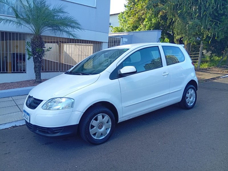 VOLKSWAGEN FOX 1.0 2007/2008 ALTERNATIVA VEÍCULOS LAJEADO / Carros no Vale