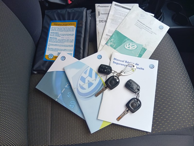 VOLKSWAGEN FOX 1.0 2007/2008 ALTERNATIVA VEÍCULOS LAJEADO / Carros no Vale