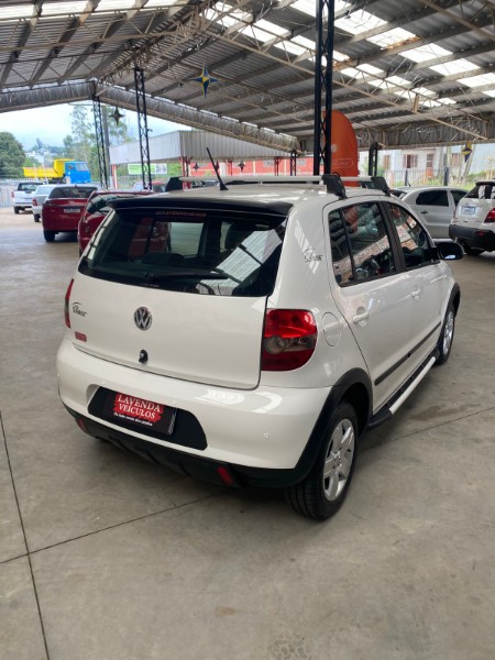 VOLKSWAGEN FOX 1.0 SUNRISE 2009/2010 LAVENDA VEÍCULOS ARROIO DO MEIO / Carros no Vale