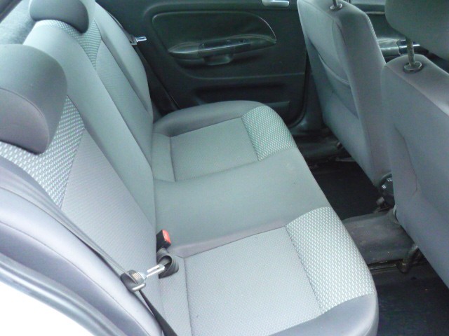 VOLKSWAGEN VOYAGE 1.0 MI CITY 8V FLEX 4P MANUAL 2011/2012 PREMIUM AUTOMÓVEIS ARROIO DO MEIO / Carros no Vale