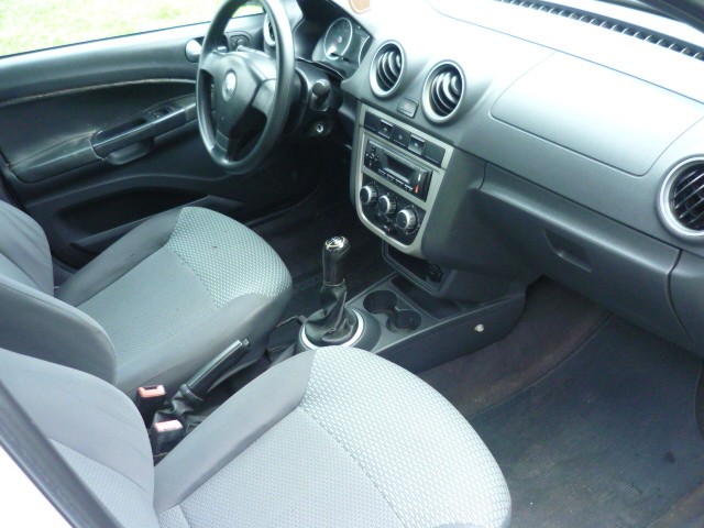 VOLKSWAGEN VOYAGE 1.0 MI CITY 8V FLEX 4P MANUAL 2011/2012 PREMIUM AUTOMÓVEIS ARROIO DO MEIO / Carros no Vale