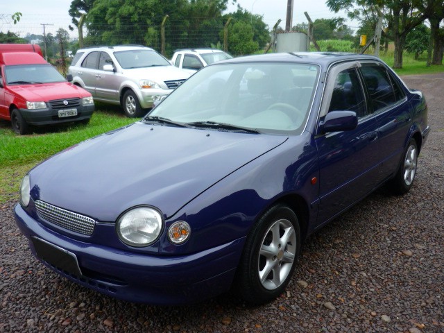 TOYOTA COROLLA 1.6 GLI 16V 1997/1998 PREMIUM AUTOMÓVEIS ARROIO DO MEIO / Carros no Vale