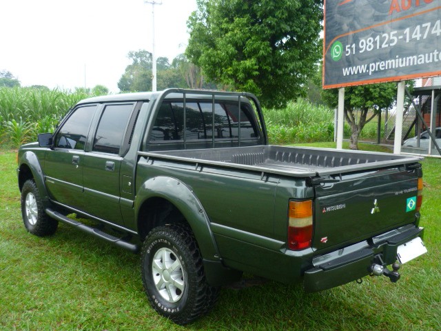 MITSUBISHI L200 2.5 GLS 4X4 8V 2003/2003 PREMIUM AUTOMÓVEIS ARROIO DO MEIO / Carros no Vale