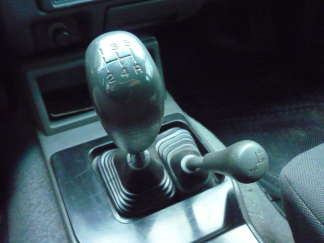 MITSUBISHI L200 2.5 GLS 4X4 8V 2003/2003 PREMIUM AUTOMÓVEIS ARROIO DO MEIO / Carros no Vale