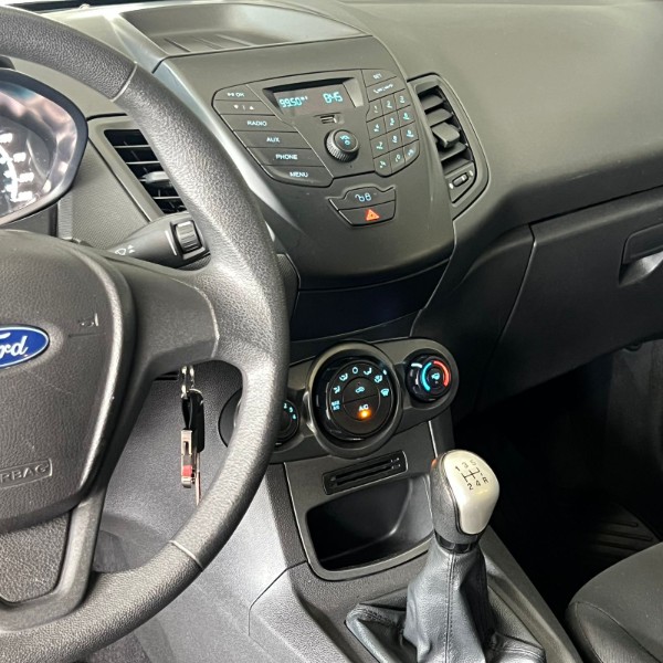 FORD FIESTA 1.5 16V MEC 2016/2016 JOÃO CARROS MULTIMARCAS GUAPORÉ / Carros no Vale