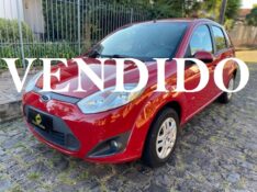 FORD FIESTA SE 1.6 2013/2014 ESTAÇÃO DO CARRO ESTRELA / Carros no Vale