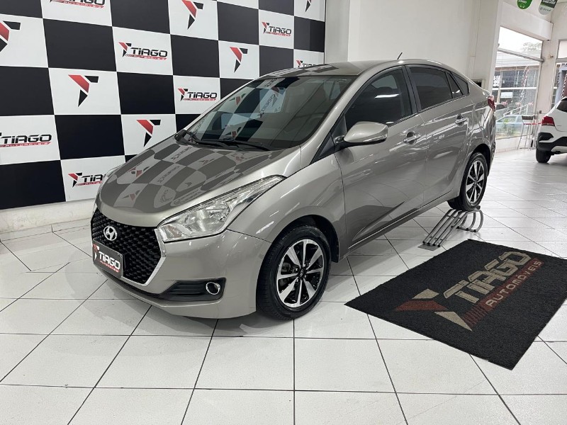 HYUNDAI HB20S 1.6 COMFORT PLUS 16V 2017/2017 TIAGO AUTOMÓVEIS VENÂNCIO AIRES / Carros no Vale