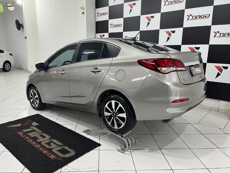 HYUNDAI HB20S 1.6 COMFORT PLUS 16V 2017/2017 TIAGO AUTOMÓVEIS VENÂNCIO AIRES / Carros no Vale