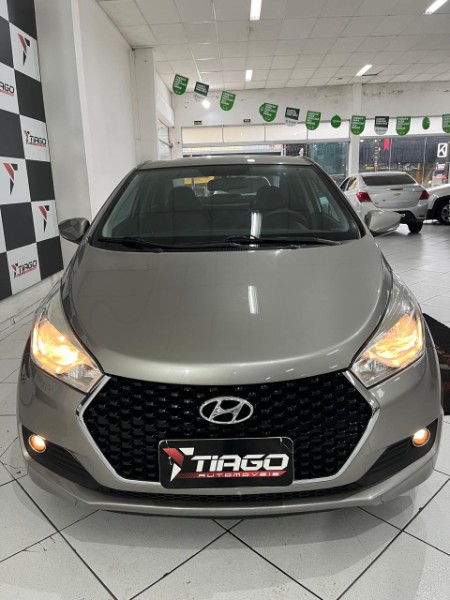 HYUNDAI HB20S 1.6 COMFORT PLUS 16V 2017/2017 TIAGO AUTOMÓVEIS VENÂNCIO AIRES / Carros no Vale